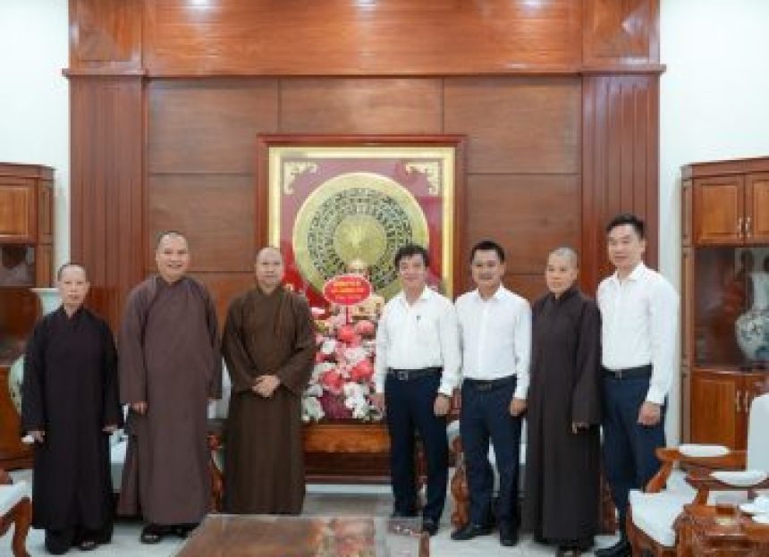Ban Thường trực Ban Trị sự GHPGVN TP.Hà Nội thăm và chúc mừng lãnh đạo các đơn vị địa phương