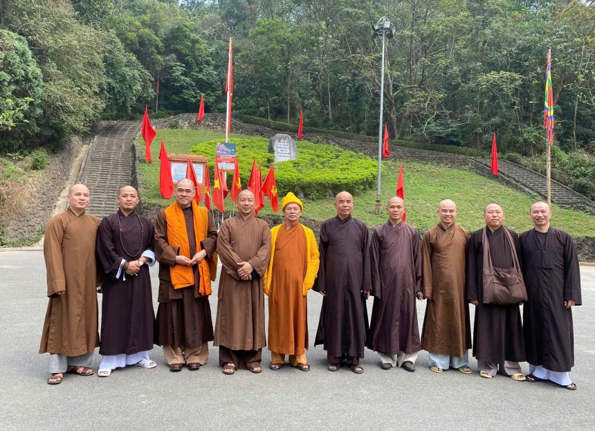 Hành trình về Vạn Hạnh – Một ngày tháng bảy của tâm linh và ký ức