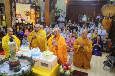 TP.HCM: Chùa Lộc Dã (quận 8) trang nghiêm Đại lễ Phật đản và trao quà cho người khiếm thị