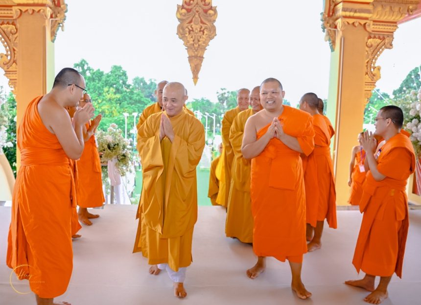 Lãnh đạo GHPGVN kính viếng cố Đại lão Hòa thượng Chủ tịch Trung ương Liên minh Phật giáo Lào
