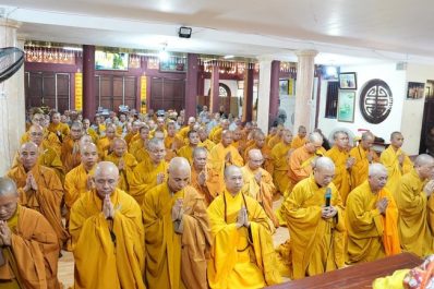 Hà Nội: Đại diện 18 trường hạ đảnh lễ Giác linh Đức Đệ tam Pháp chủ GHPGVN tại tổ đình Viên Minh