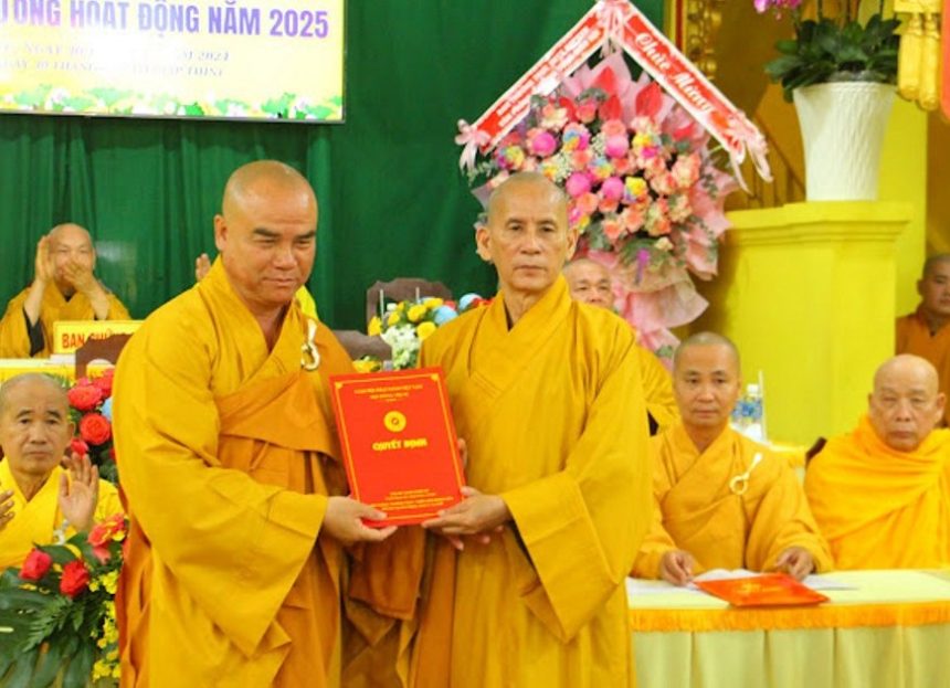 Đồng Tháp: Trao quyết định bổ nhiệm Trưởng ban và Phó Thường trực Ban Trị sự Phật giáo tỉnh
