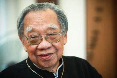 Giáo sư Trần Văn Khê: 